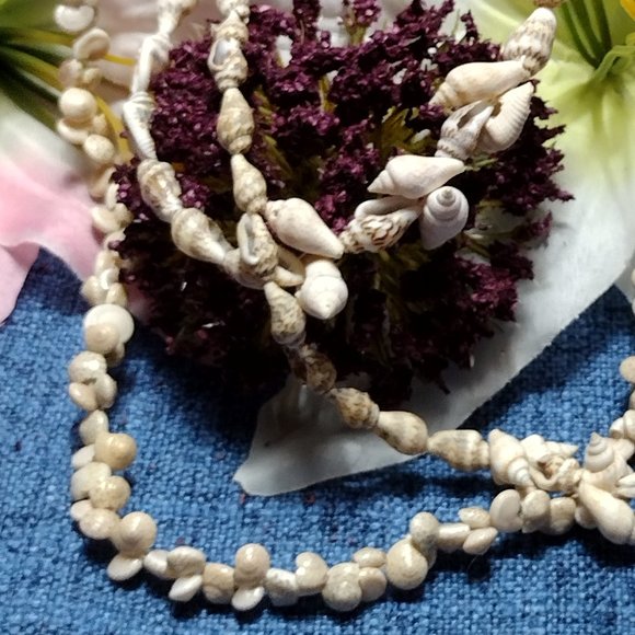 Set of 3 Shell Necklaces  Z4 - Picture 4 of 5